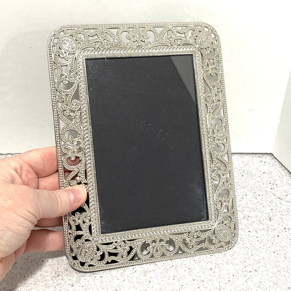 Sheffield Home Photo Frame 4 X 6 Ornate Silver Toned Textured Filigree Pattern - Picture 7 of 7